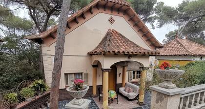 Colonial House 20km from the center of Barcelona
