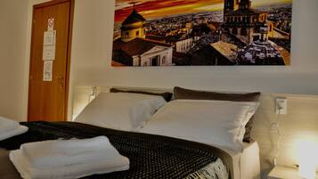 1 chambre, literie hypoallergénique, bureau