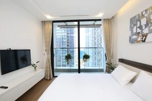 City Quadruple Room, 4 Bedrooms, Non Smoking, City View | Premium bedding, memory foam beds, in-room safe, desk - Bayhomes Metropolis Serviced Apartment (Hanoi)
