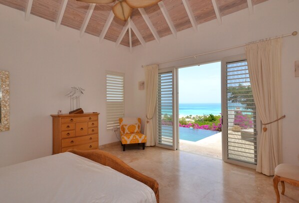 4 bedrooms, in-room safe, iron/ironing board, travel cot