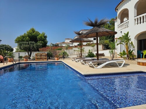 L'Escala: House with swimming pool