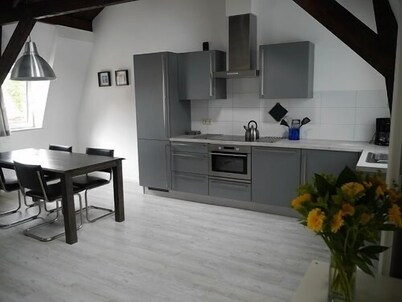 Comfortable apartment with garage in the center of Domburg, 100 meters from the sea.