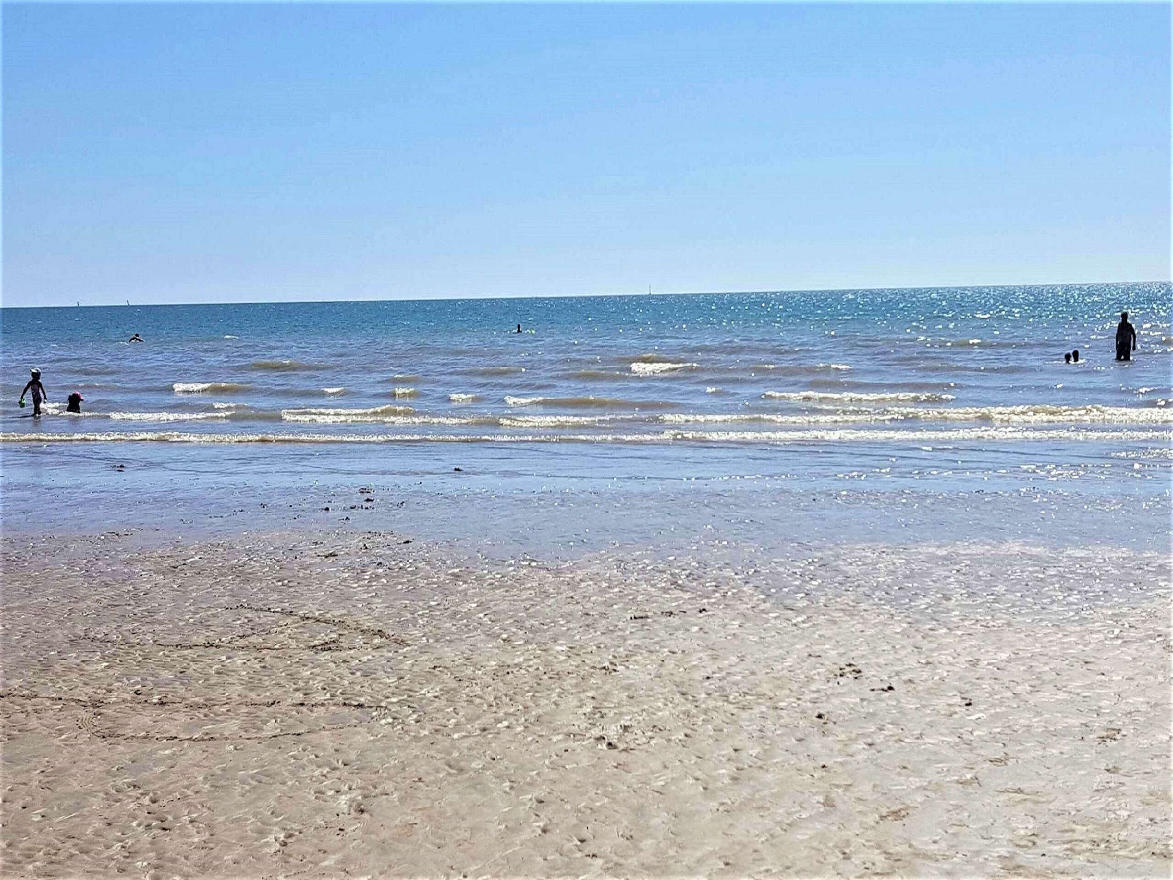 Beach nearby, beach shuttle