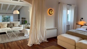 5 bedrooms, iron/ironing board, WiFi, bed sheets - LAST MINUTE SPECIAL OFFER- luxurious secluded house with pool (San Luis)