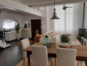 Smart TV, fireplace, books, stereo - LAST MINUTE SPECIAL OFFER- luxurious secluded house with pool (San Luis)