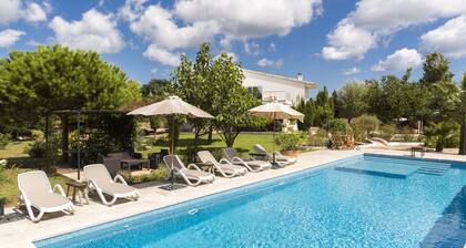 LAST MINUTE SPECIAL OFFER- luxurious secluded house with pool