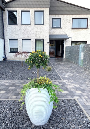 Property entrance - Besotel (Erkrath)