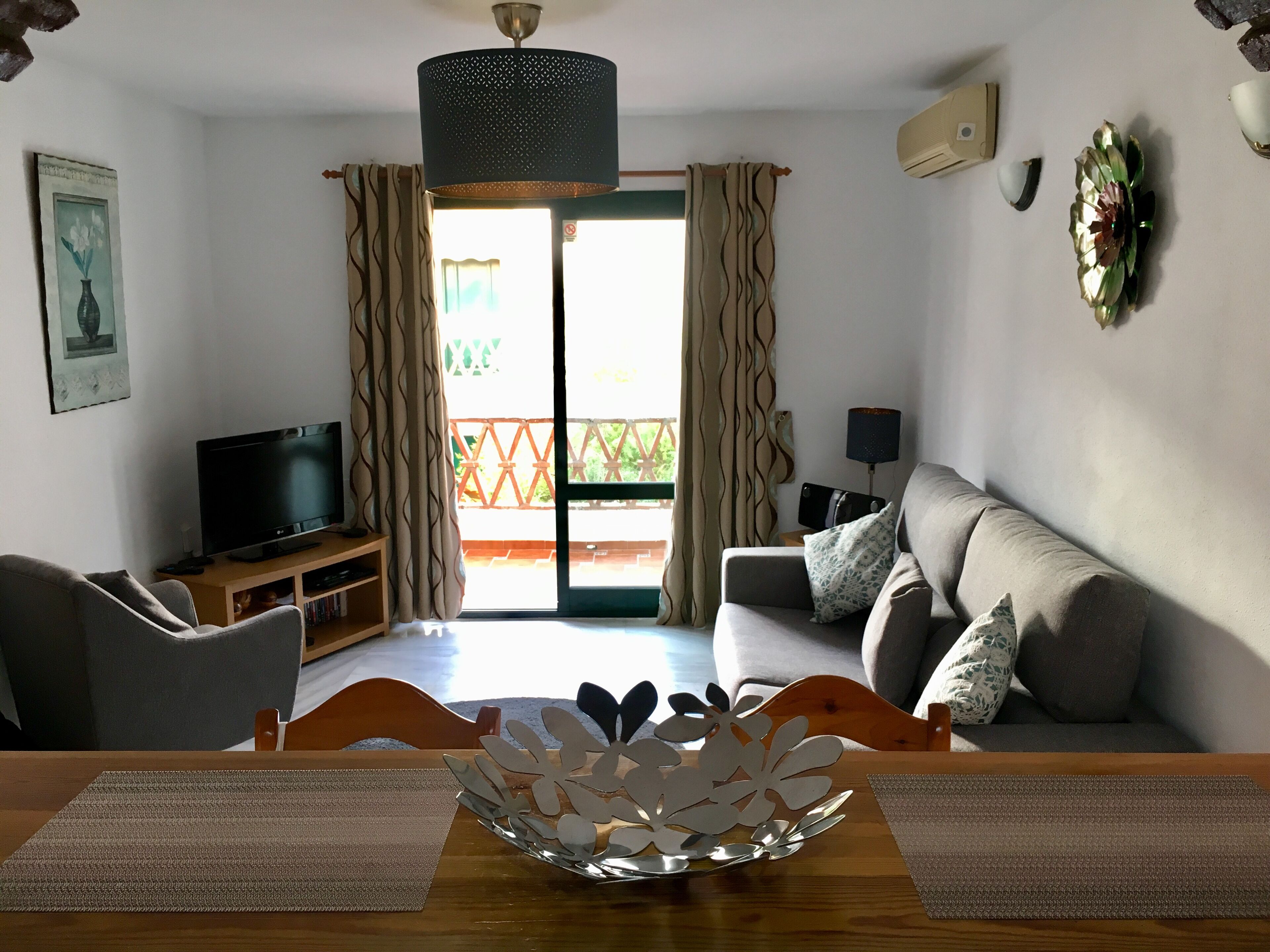 TV, DVD player, books, stereo