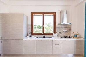 Fridge, microwave, oven, stovetop - VILLA DELLE STELLE (Scopello)