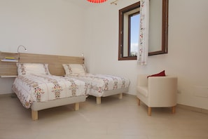 2 bedrooms, travel cot, free WiFi