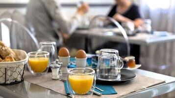 Chambre Double Confort | Draps en coton égyptien, literie de qualité supérieure, surmatelas