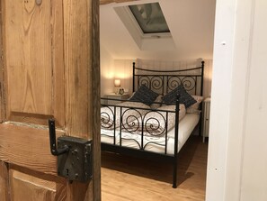 Comfort Apartment | Desk, free WiFi, bed sheets - Klein Bullerbü im Alpbachtal Tegernsee (Tegernsee)