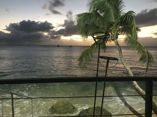 **** BRILLANTS ****<br> Une magnifique et élégante villa de la côte ouest près de la plage de Mullins