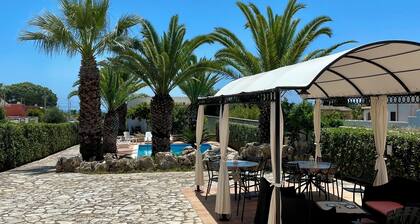 Case Selinuntine - apartments in villa with pool and garden in Selinunte