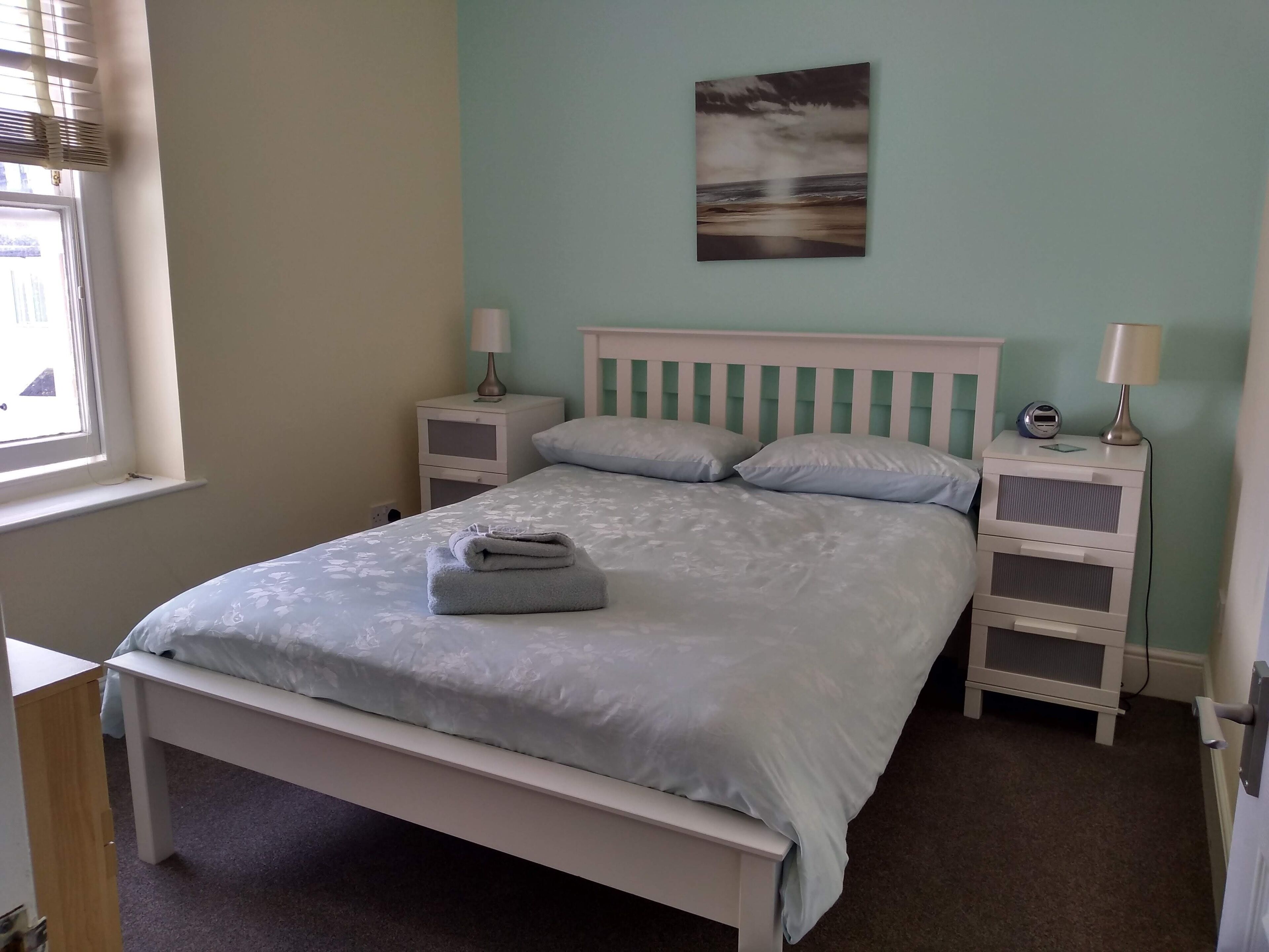 2 slaapkamers, een strijkplank/strijkijzer, gratis wifi, beddengoed