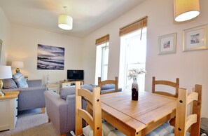 Dining - Sea Rock 8 Sleeps 4, Two Bedrooms. Balcony, Sea Front Views + Free WiFi. (Ilfracombe)