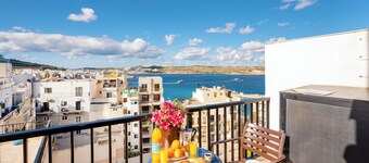 Seashells Penthouse Hot Tub Seaview by Getaways Malta