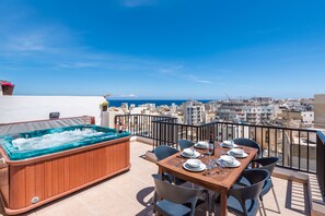 Superior Penthouse, Sea View