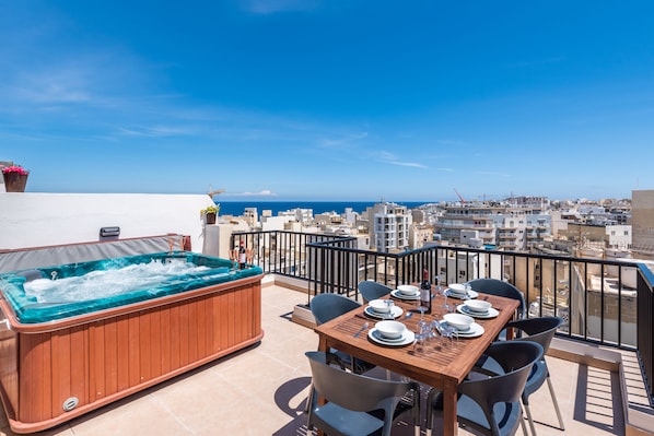 Superior Penthouse, Sea View