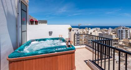 Seashells Penthouse Hot Tub Seaview by Getaways Malta