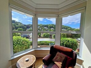 Interior - Spacious townhouse - a short walk to harbour, beaches, shops and restaurants (Devon)