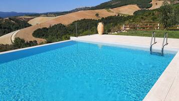 Piscina all'aperto