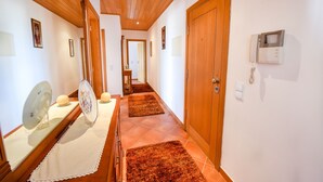 Interior - Apt. Casa Luciano, a couple minutes walk to D. Ana Beach (Lagos)