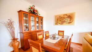 Dining - Apt. Casa Luciano, a couple minutes walk to D. Ana Beach (Lagos)