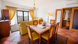 Dining - Apt. Casa Luciano, a couple minutes walk to D. Ana Beach (Lagos)