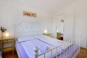 2 Schlafzimmer, Zimmersafe, kostenloses WLAN, Bettwäsche