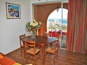 تناول الطعام