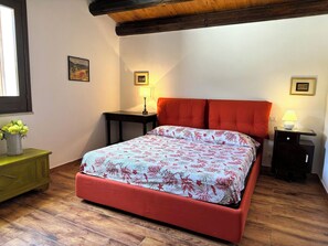 2 habitaciones, tabla de planchar con plancha y wifi gratis 