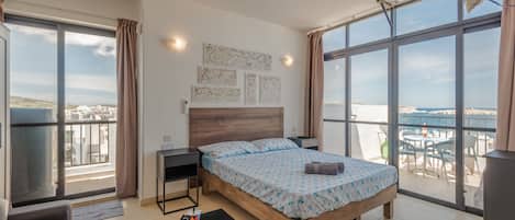 1 habitación, escritorio y cortinas blackout