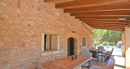 Alba - Charmante maison de campagne avec piscine Ă LlubĂ