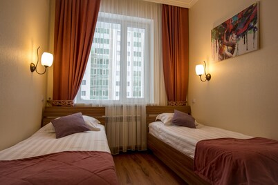 Maxx Inn
