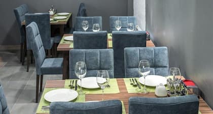 Maxx Inn