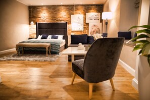 1 間臥室、低過敏寢具、免費迷你吧、書桌