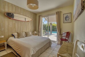 4 bedrooms, in-room safe, desk, iron/ironing board