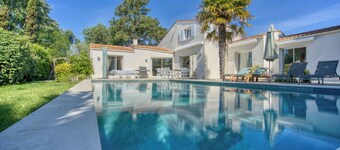 House sleeps 11 between sea and forest in Saint-Trojan-les-Bains, Île d'Oléron