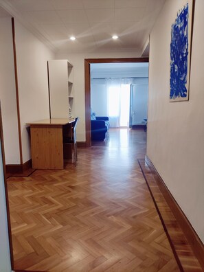 Interior - SAN SEBASTIAN next to the BEACH, VERY SPACIOUS FLAT. Optional parking ESS00505 (Donostia)