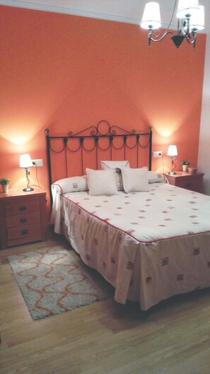 1 soverom, strykejern/-brett, reiseseng for barn og wi-fi (inkludert)