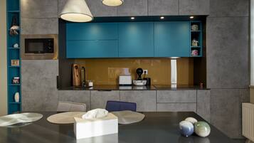 Deluxe Apartment, Mountain View | Private kitchen | Full-size fridge, microwave, oven, stovetop