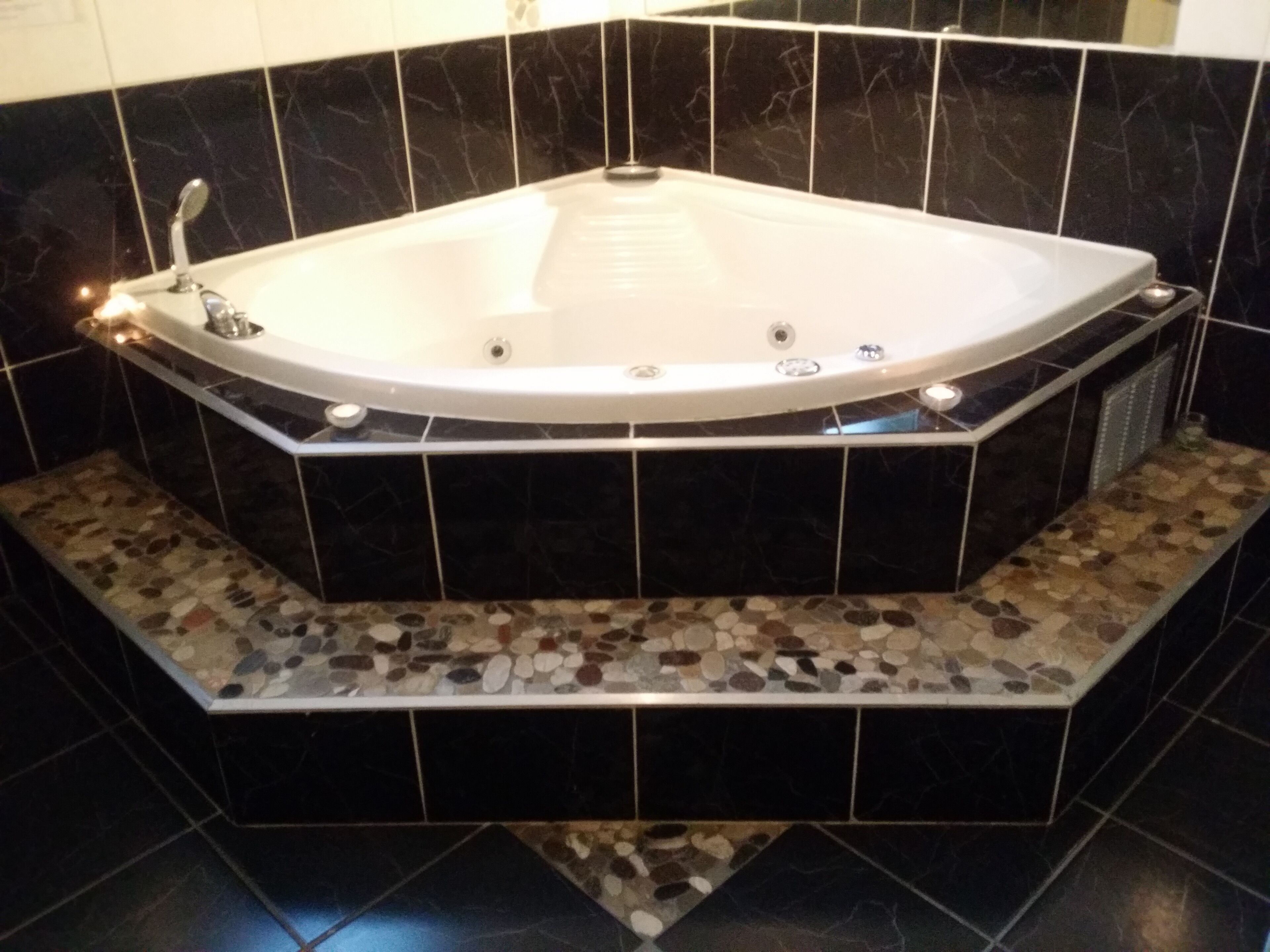 VILLA,  VIEW, VOLCANO PARK, BEACH, SAILING, SKIING, MOUNTAIN BIKING, ACTIVITIES