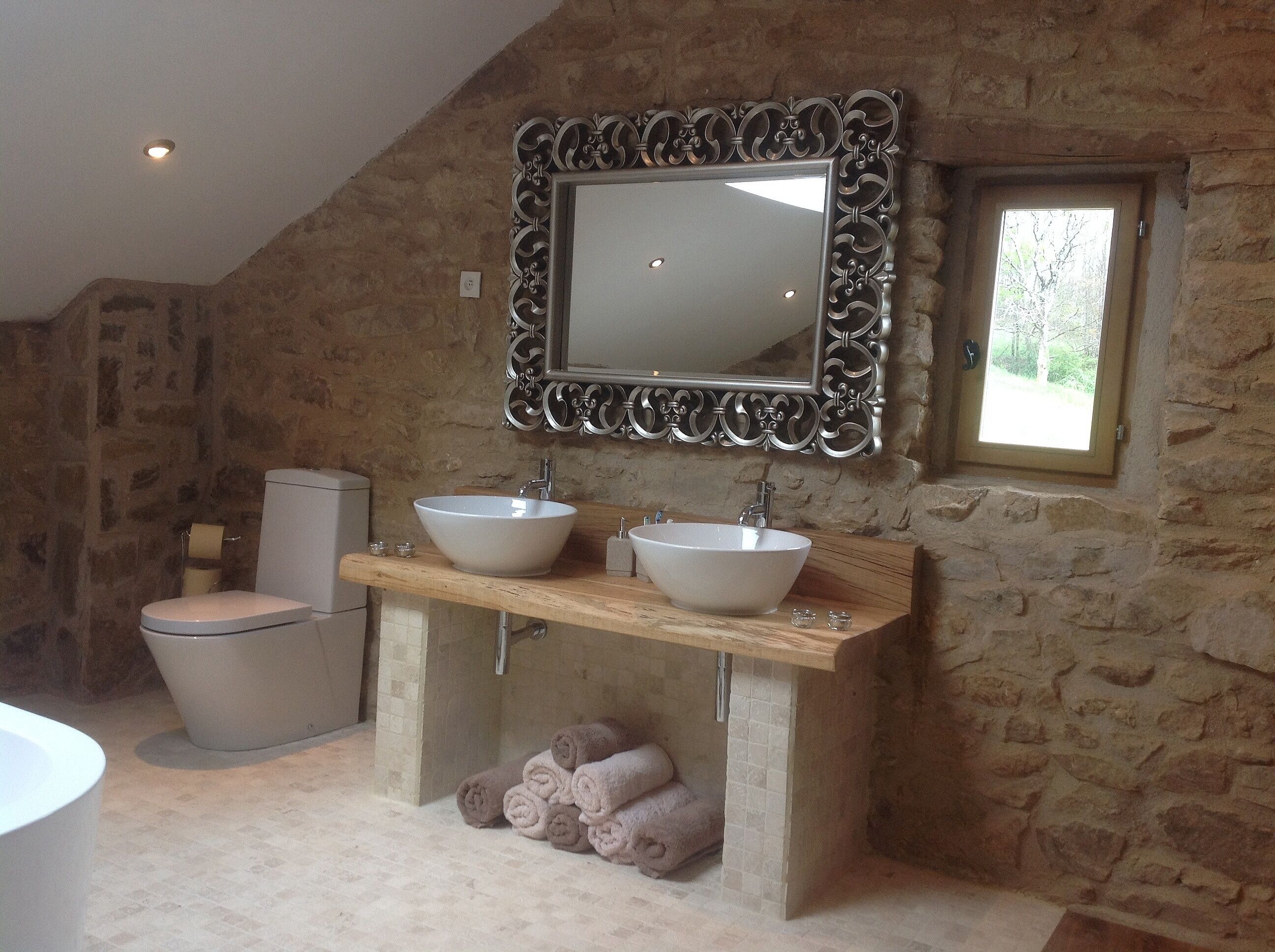 Combined shower/bathtub, hair dryer, towels, soap