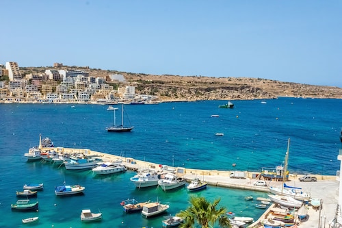 Harbour Lights Seafront Penthouse by Getaways Malta