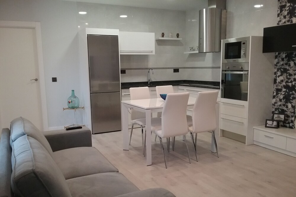 Beautiful new design house in the center of Fermoselle