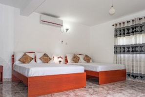 Family Room, 1 Double Bed, Non Smoking | Blackout drapes, soundproofing, cribs (surcharge), WiFi (free) - Oriole Kandy (Kandy)