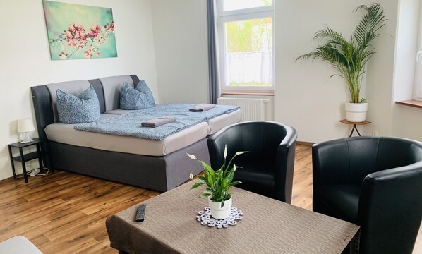 Apartment | Schallisolierte Zimmer, kostenloses WLAN, Bettwäsche