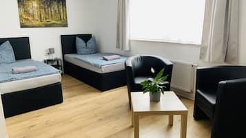 Deluxe Quadruple Room | 1 bedroom, soundproofing, free WiFi, bed sheets