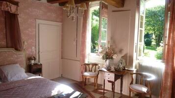 Double Room (Louis XV) | 2 bedrooms, individually decorated, individually furnished, desk